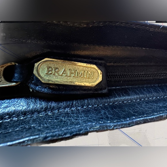 Brahmin Vintage Black Croc Embossed Leather Shoulder Bag - Picture 4 of 10